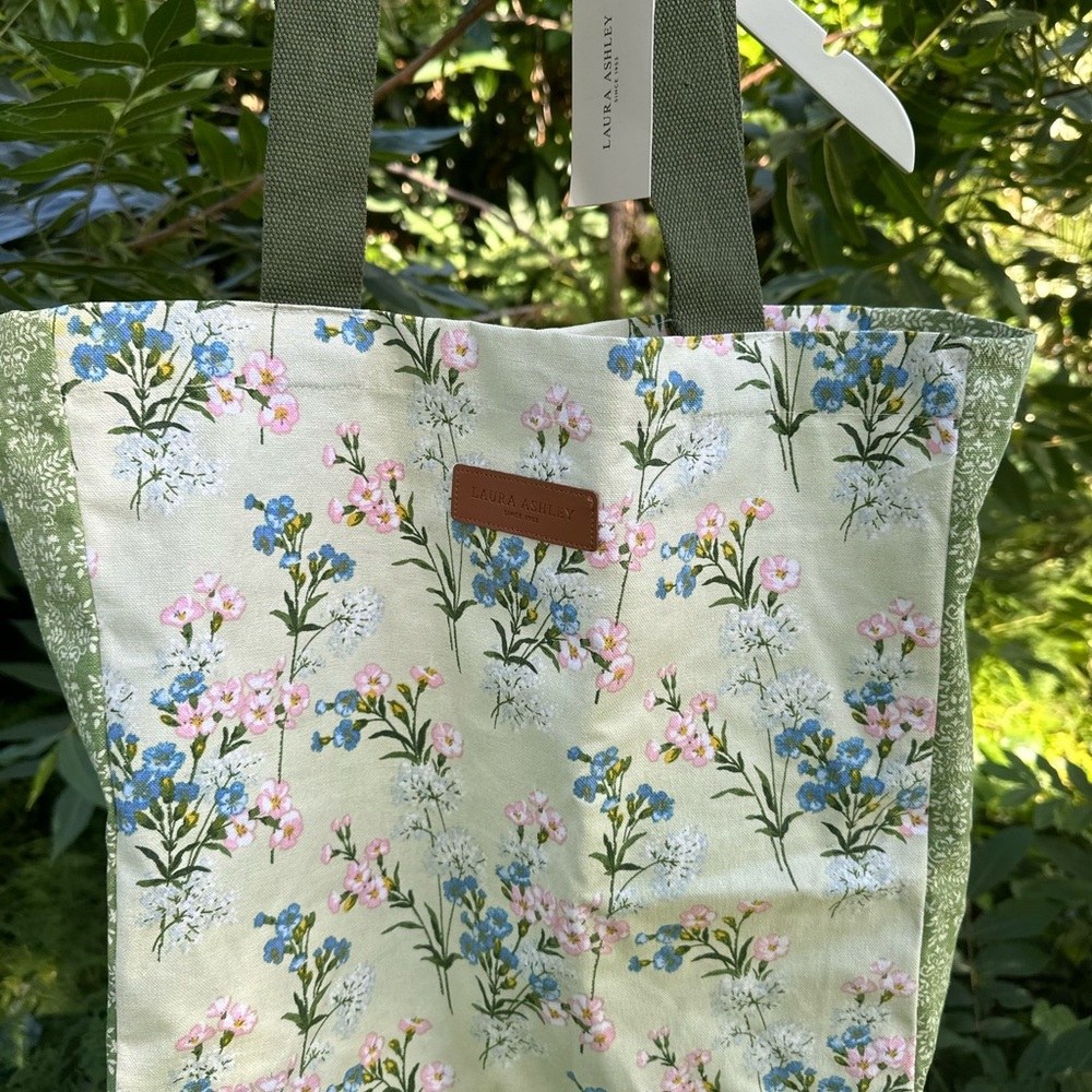 Laura Ashley Blue and White Floral Tote Bag - Picture 7 of 8